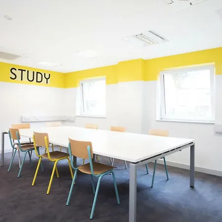 Modern Student-only Ensuite In City Centre 호텔 3*